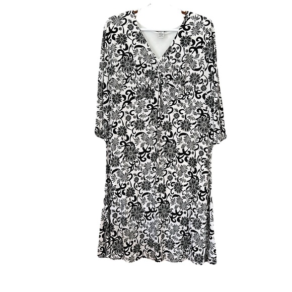 Jessica London Dresses & Skirts - Jessica London Black and White Long Sleeve Floral Midi Dress EUC 4X